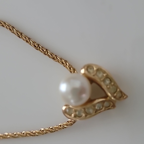 CHRISTIAN DIOR ROPE CHAIN WITH FAUX PEARL PENTANT. - Picture 3 of 5